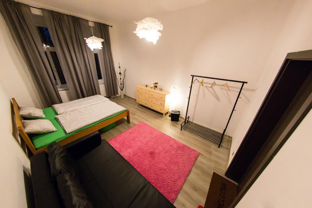 Freedom Rooms & Apartments Praga Exterior foto