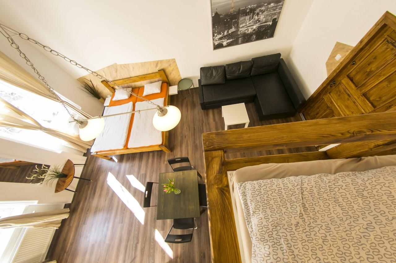 Freedom Rooms & Apartments Praga Exterior foto