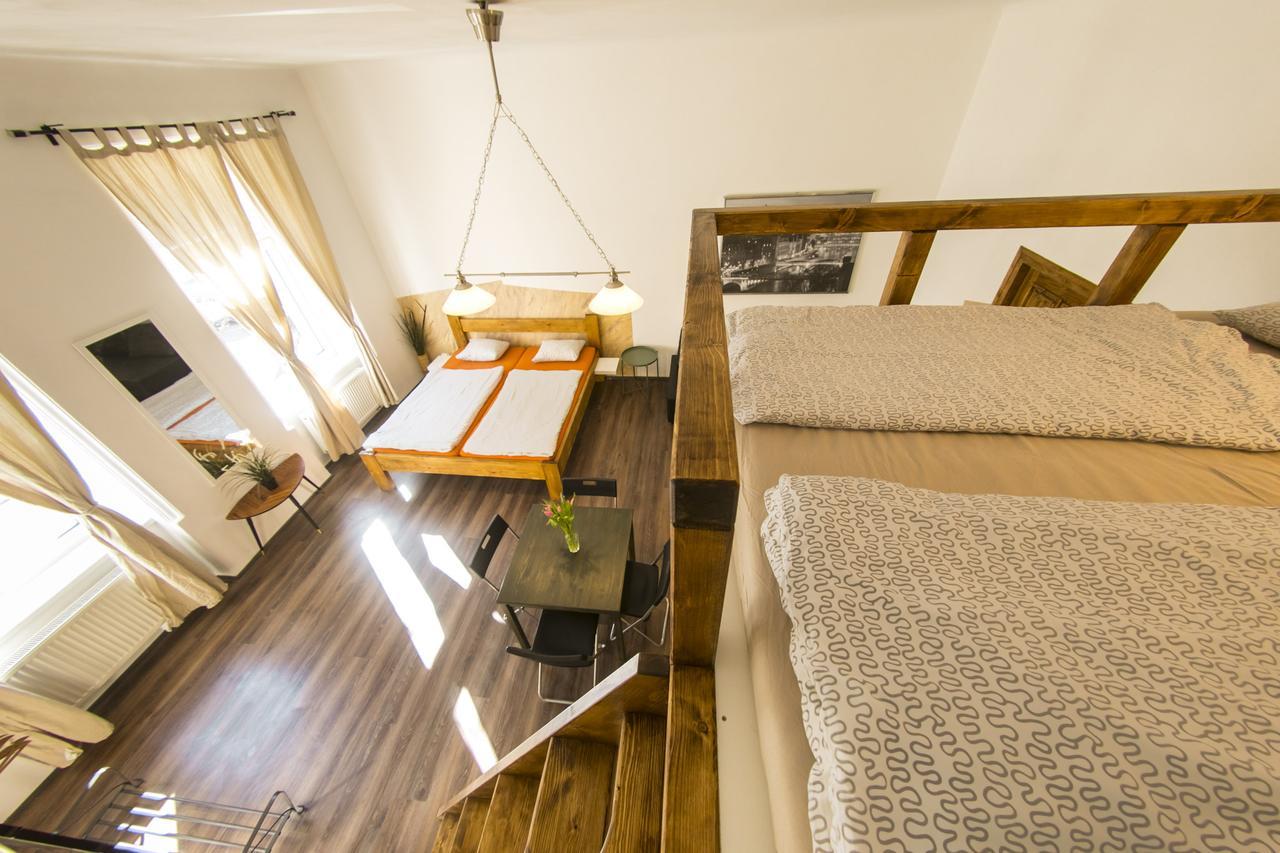 Freedom Rooms & Apartments Praga Exterior foto